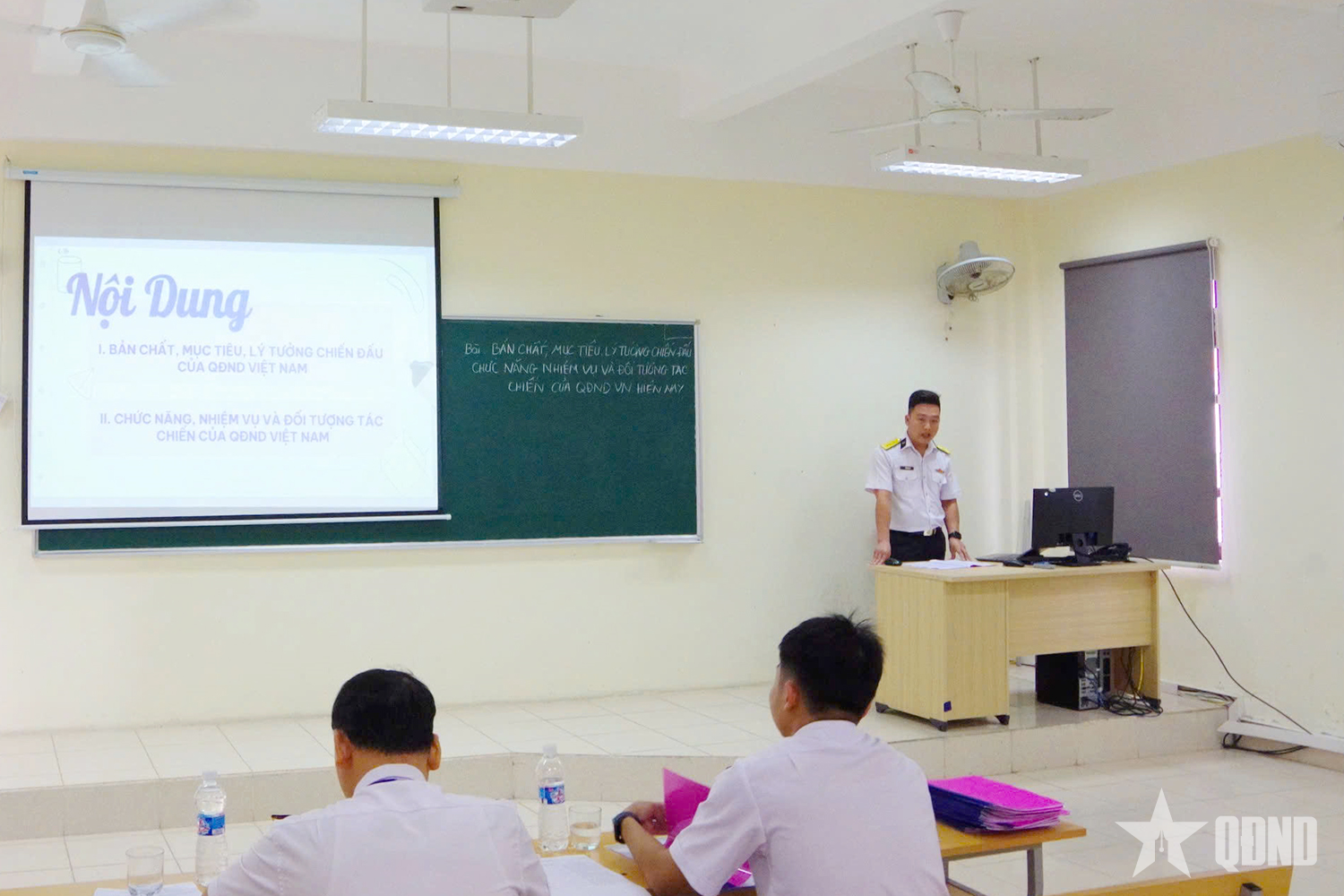 Vùng 4 Hải quân: Hoàn thiện phương pháp tác phong công tác thông qua Hội thi cán bộ giảng dạy chính trị